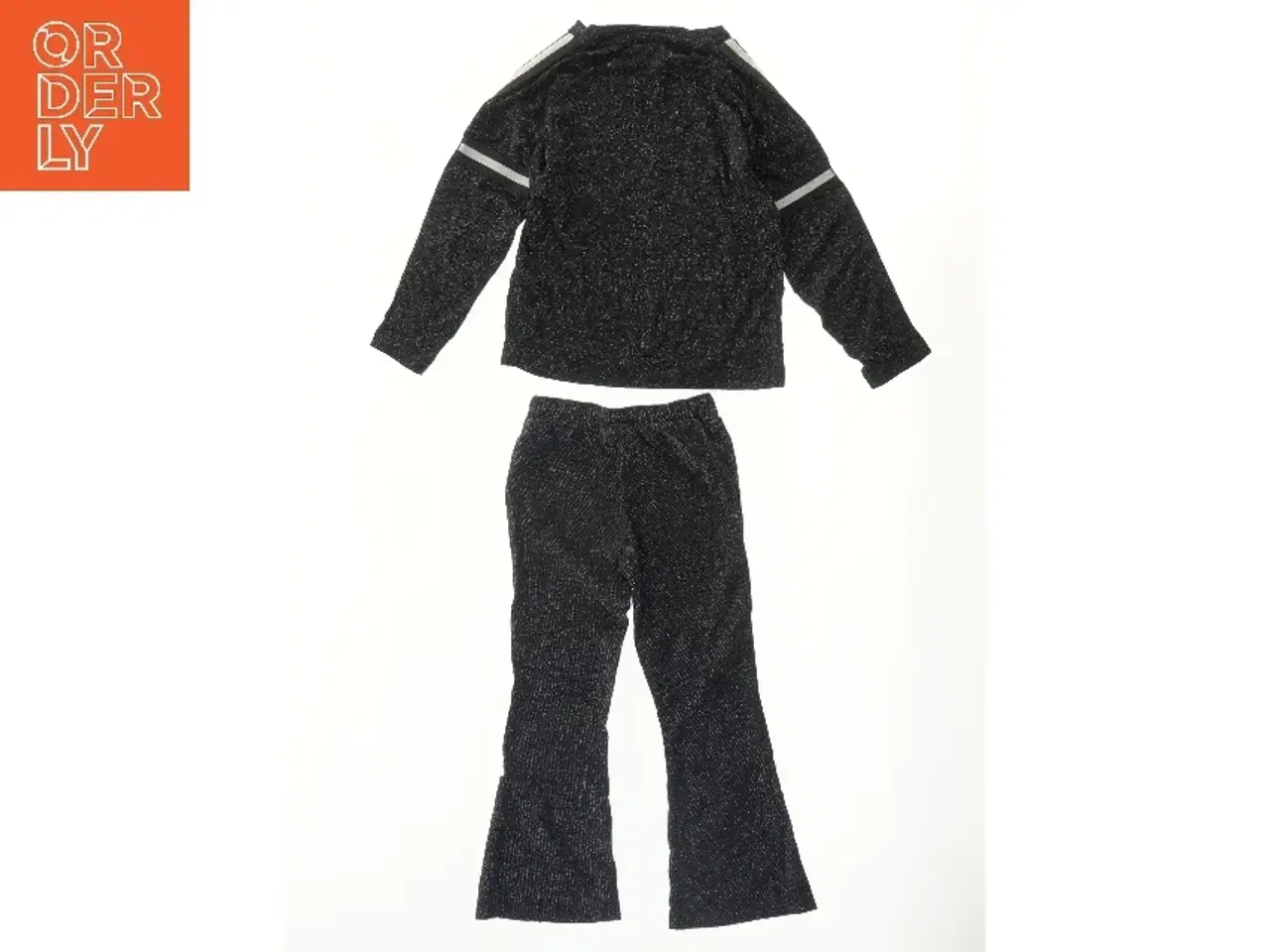 Billede 2 - Klassisk sort trøje og bukser sæt fra Kids Up (str. 116)