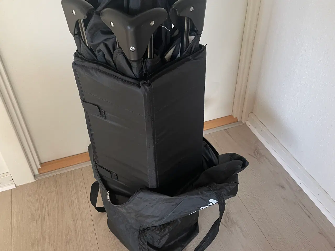 Billede 2 - BabyTrold weekendseng/rejseseng + madras