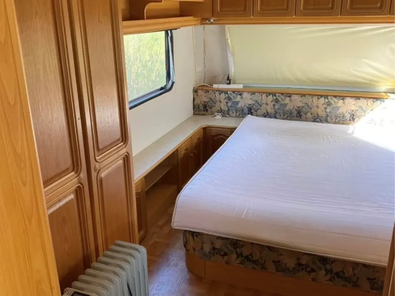 Billede 2 - Stor fastligger Knaus campingvogn