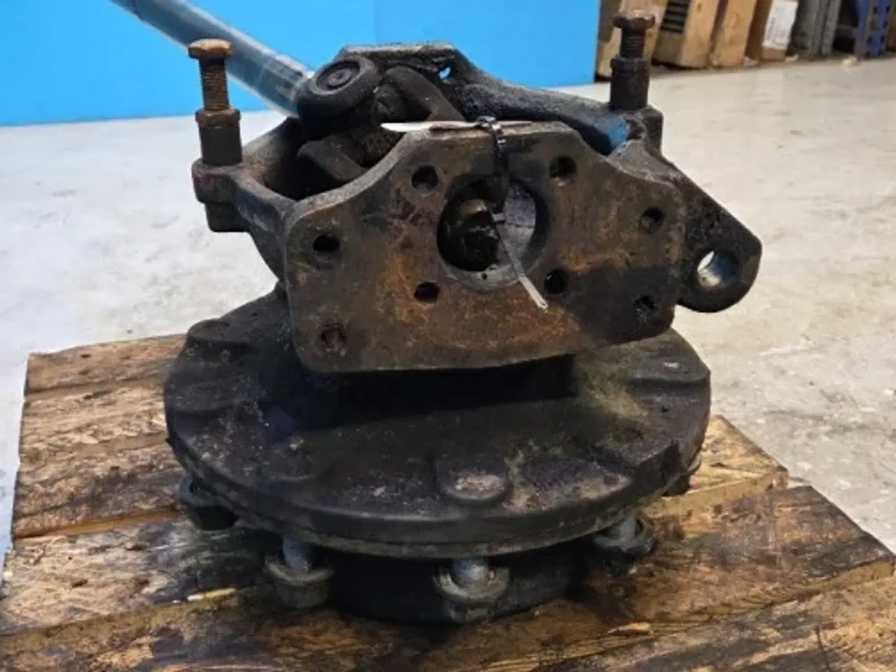 Billede 4 - New Holland LB115B Hjulnav R. 85821290 