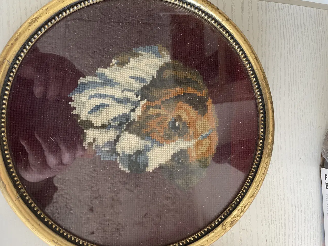 Billede 1 - Antikke runde broderede hunde