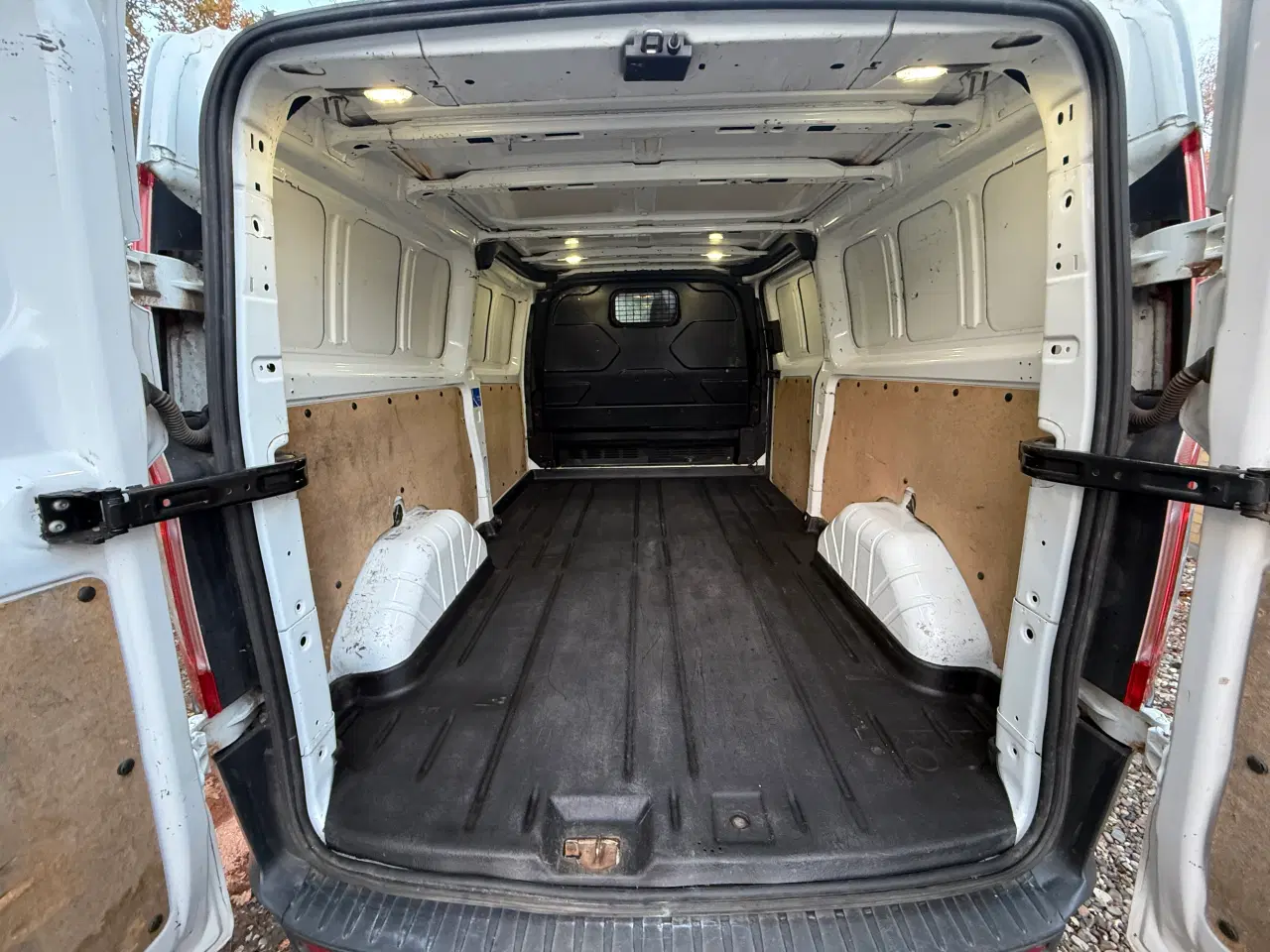 Billede 8 - Ford transit med lav km og træk til 2800 kg