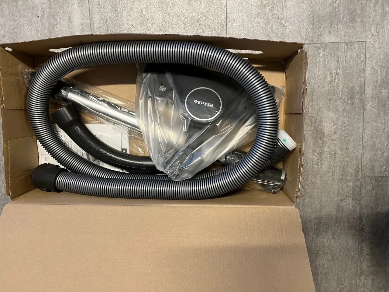 Billede 5 - Miele C3 Complete støvsuger, ny