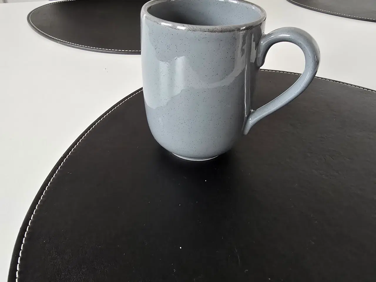 Billede 2 - Talerkner og skåle samt krus.