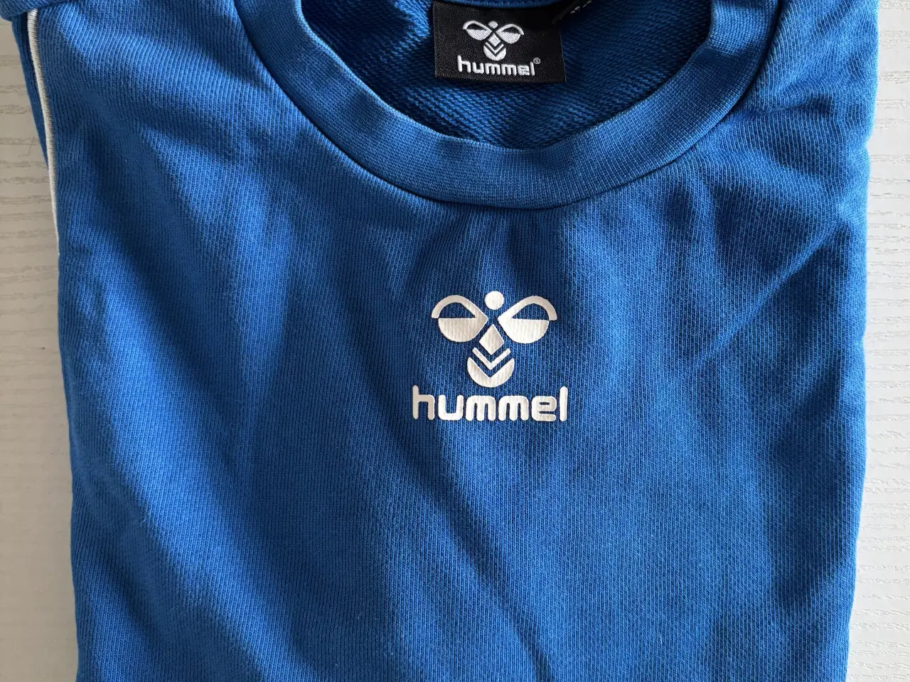 Billede 1 - Bluse/trøje Hummel str. 140