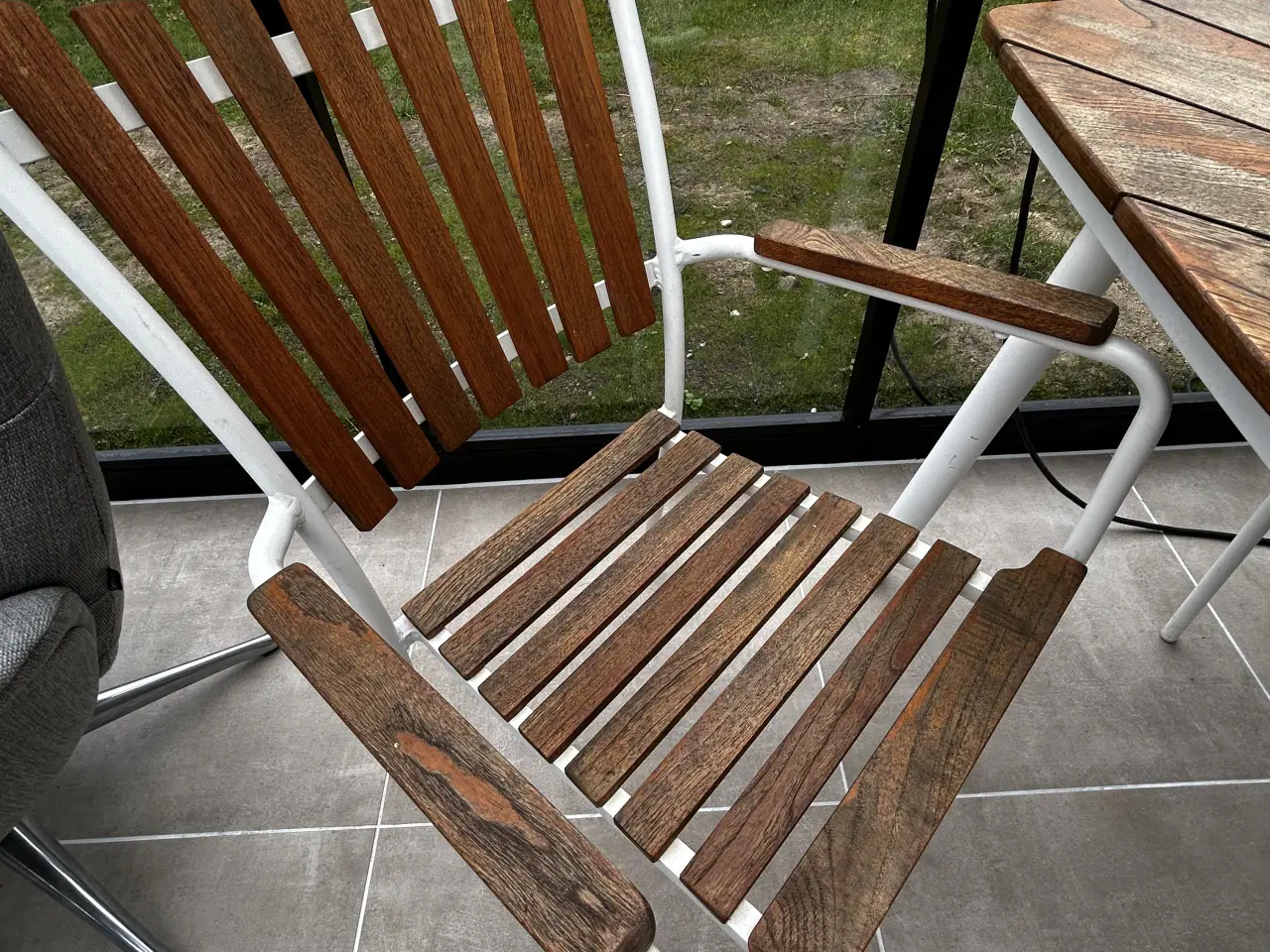 Billede 4 - Flot bord og stole fra DaneLine