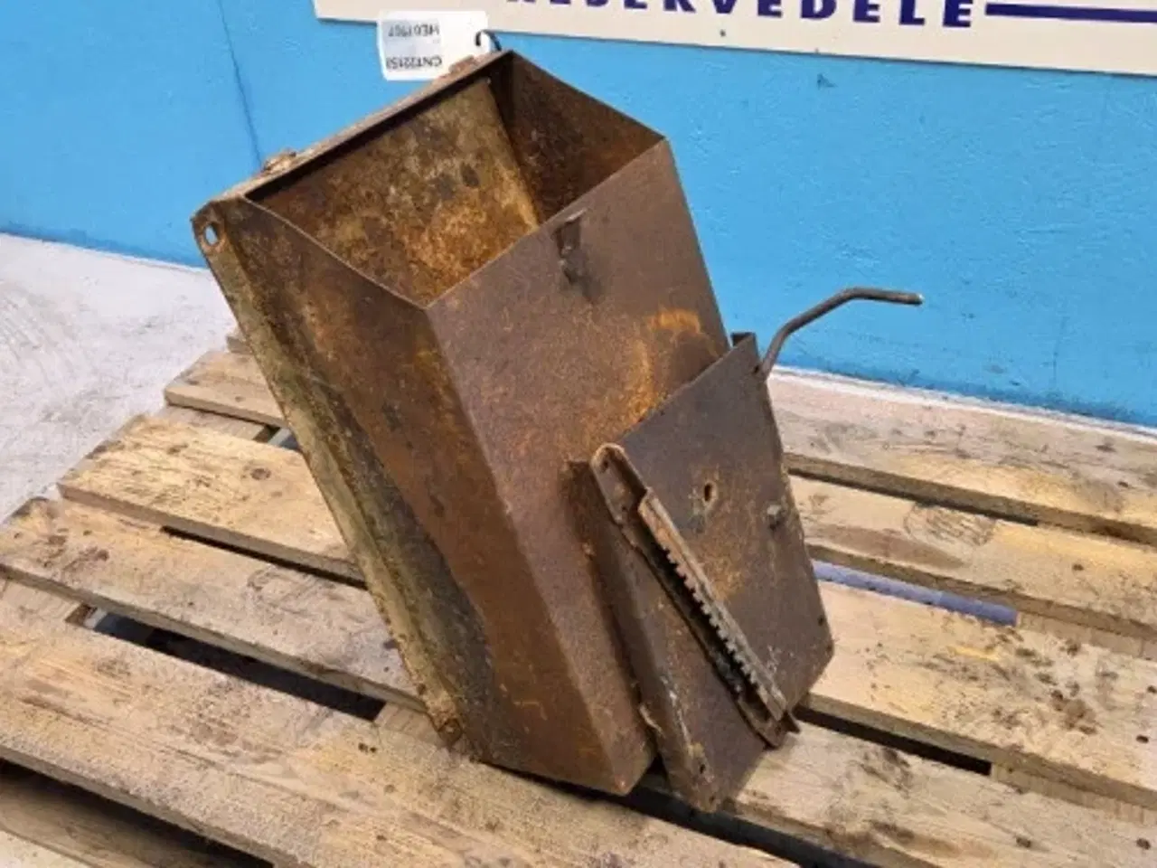 Billede 6 - Hydrema 806 Værktøjskasse Under Sædet 382194