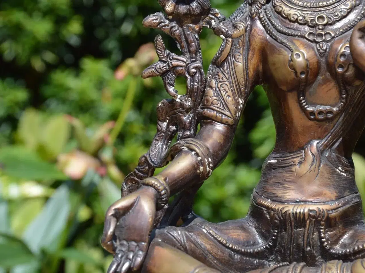 Billede 11 - Stor bronzestatue af Grøn Tara, 37 cm, Nepal