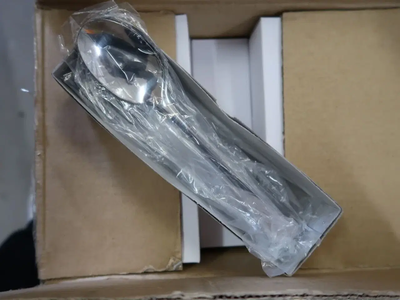 Billede 1 - 2 kasser (300 pr. stk.) Dessertske  COSMOS