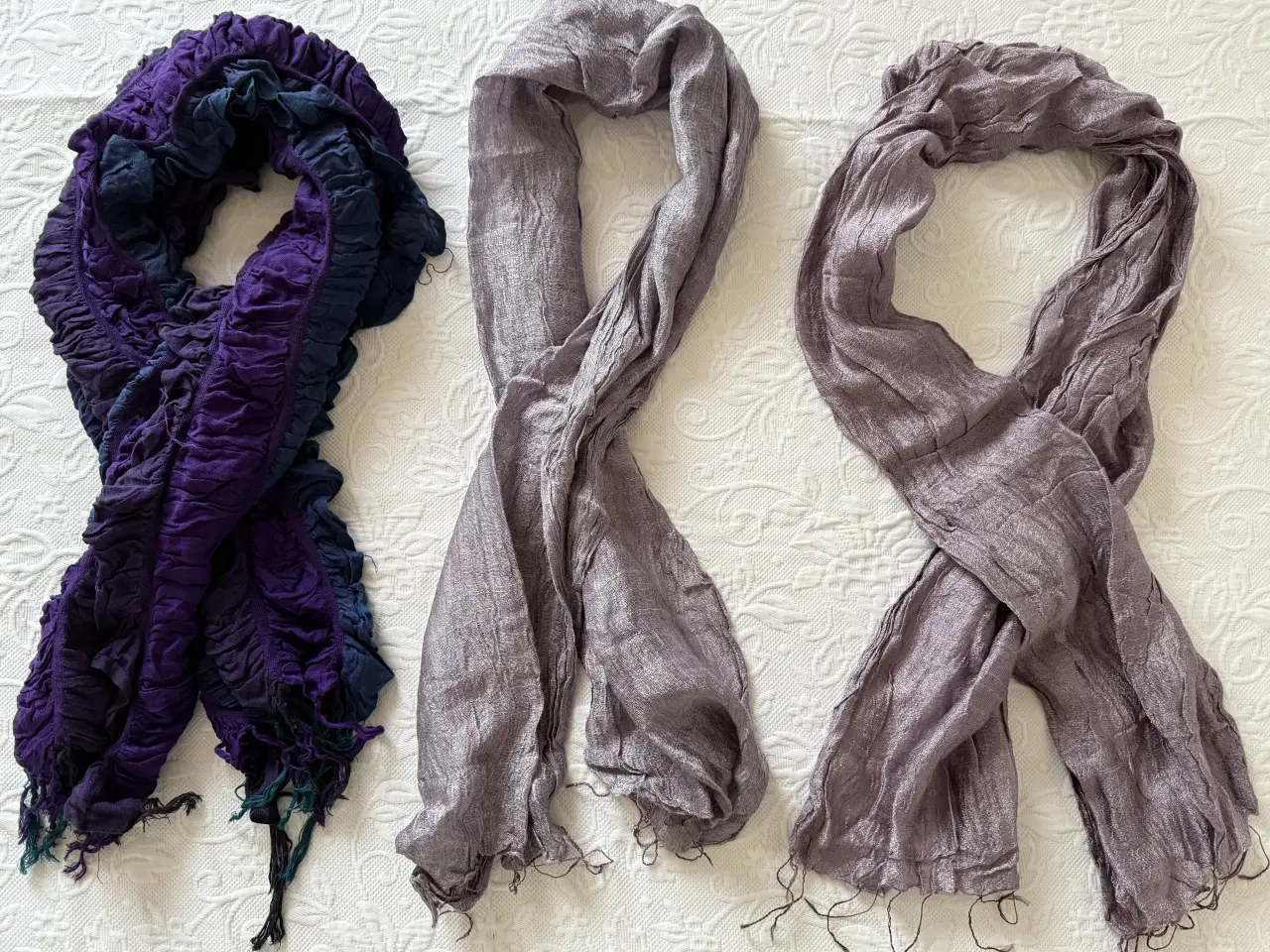 Billede 1 - Tre tørklæder