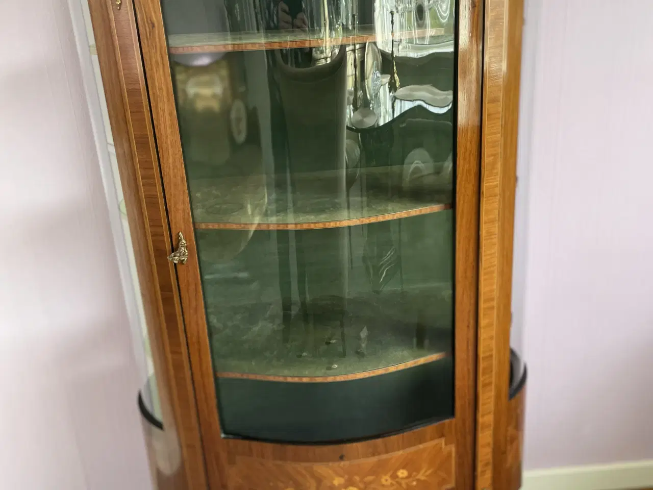Billede 4 - Meget velholdt vitrineskab 