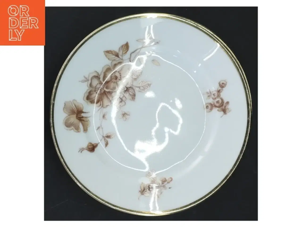 Billede 4 - Porcelænstallerkener med blomstermotiv (str. Ø 15 cm)