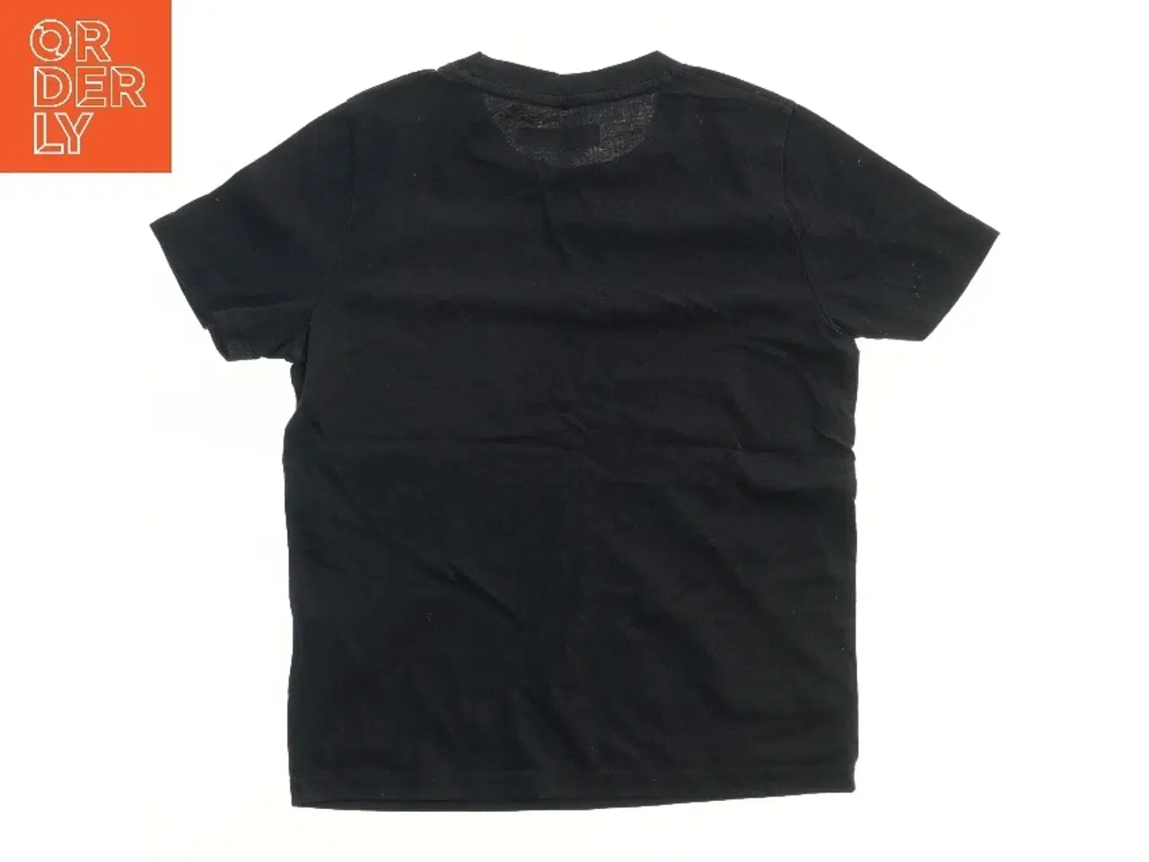 Billede 2 - Sort T-shirt til børn fra Abercrombie (str. 122)