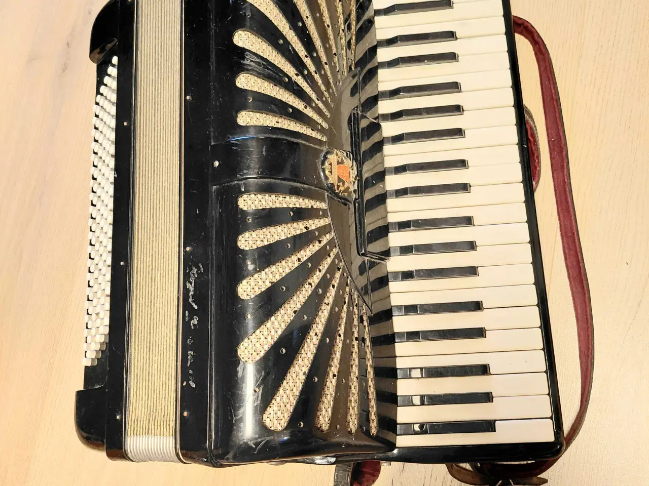 Billede 1 - ROYAL STANDARD