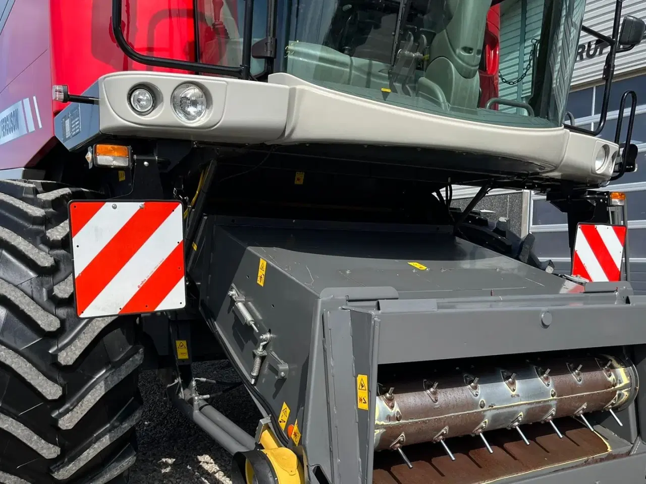 Billede 20 - Massey Ferguson 7370 BETA. Gårdmaskine med kun 1080 motortimer. Med 22fod powerflov skærebord