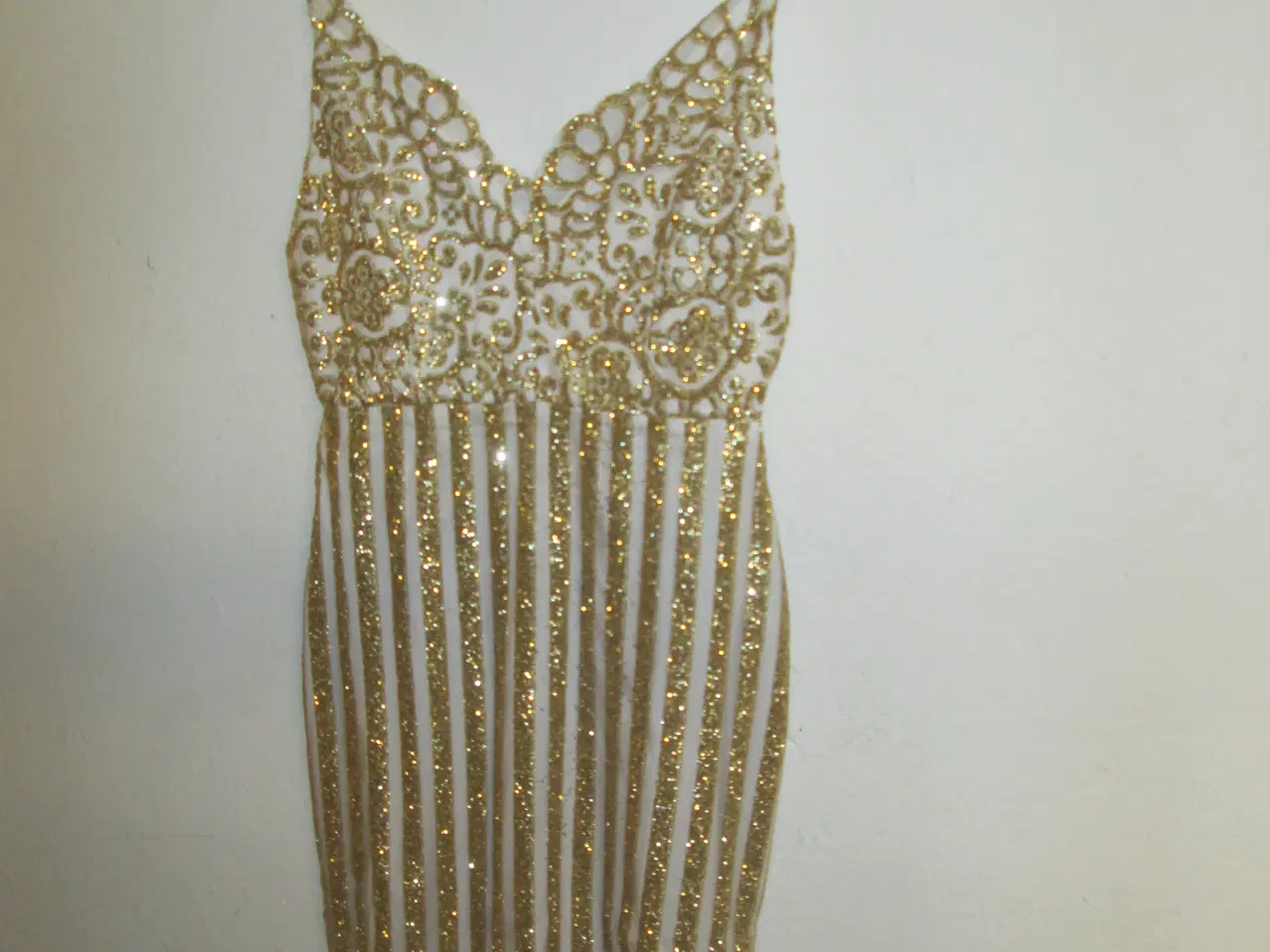 Billede 1 - Fest kjolen i guld