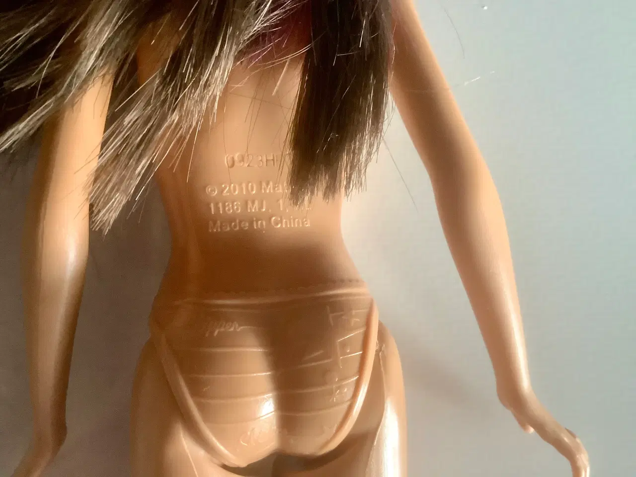 Billede 5 - Skipper Barbie dukke med flexled i benene.