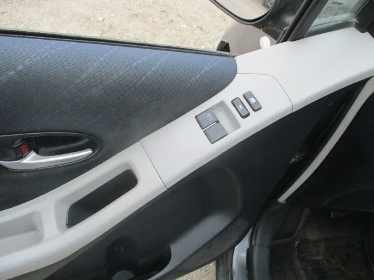 Billede 10 - Toyota Yaris 1,3 Luna