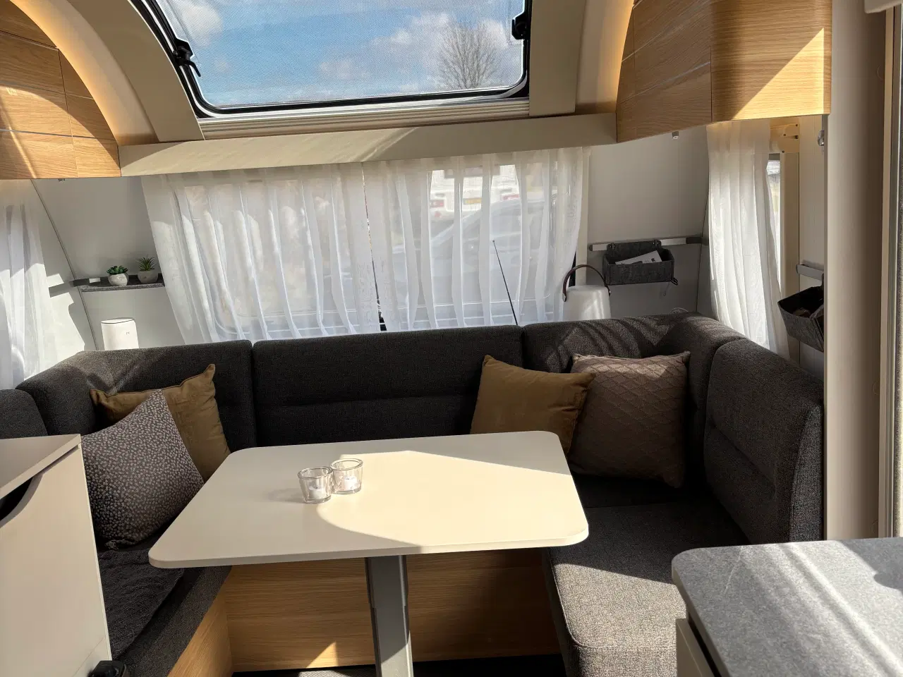 Billede 9 - Flot campingvogn med nyt fortelt