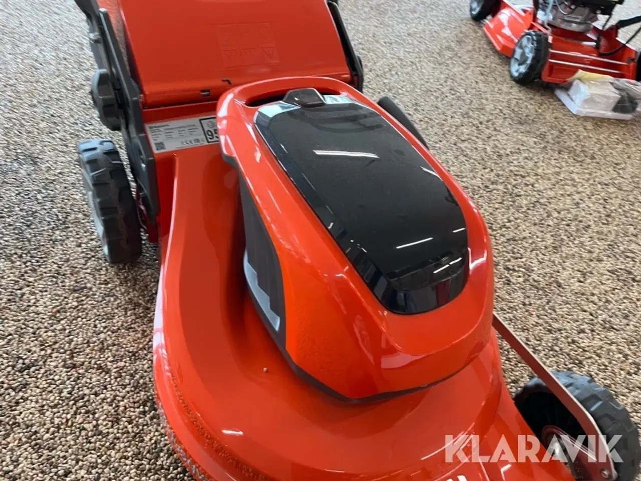Billede 4 - Græsslåmaskine Husqvarna LC 247i
