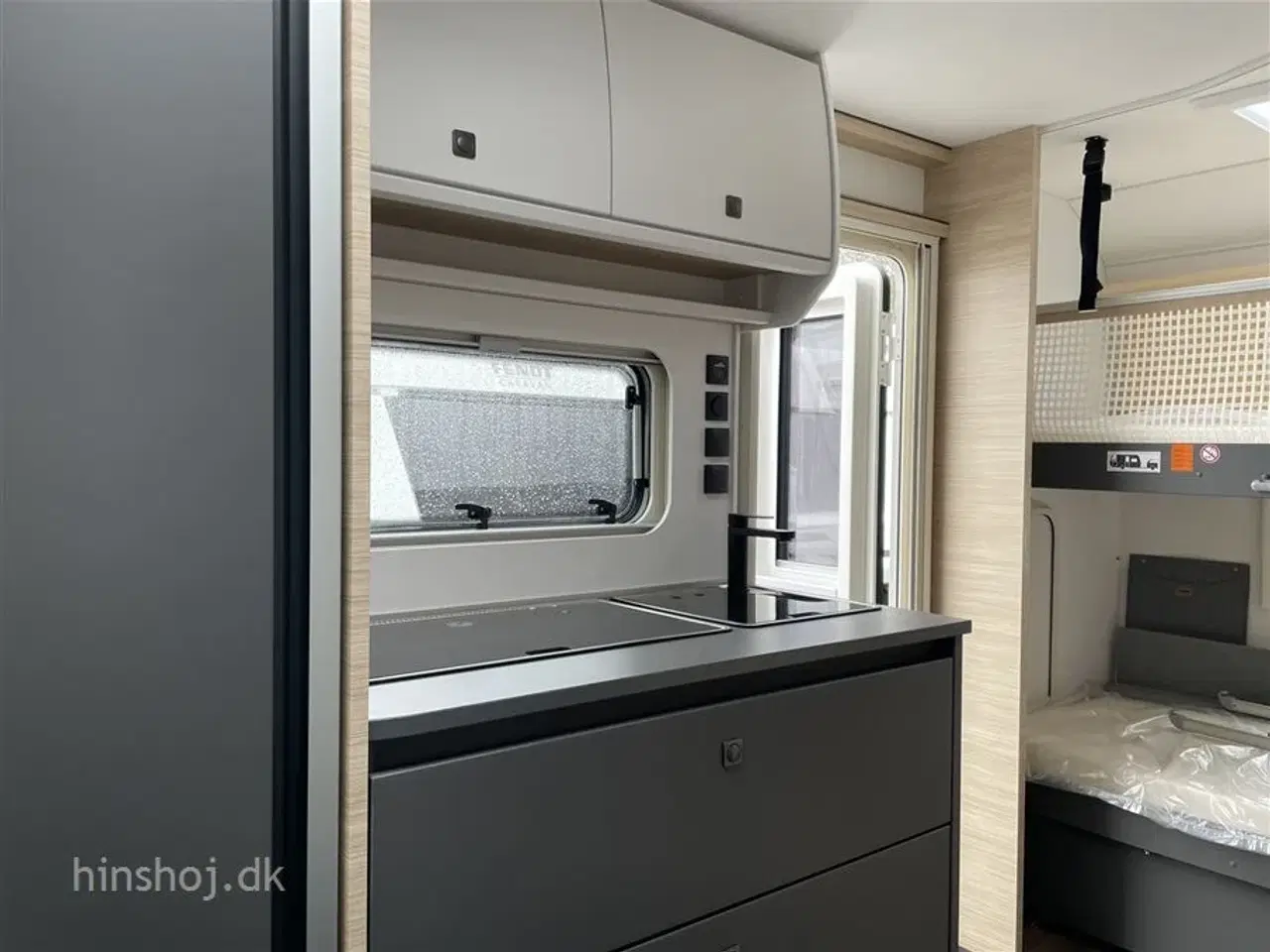 Billede 9 - 2023 - Fendt Apero 495 SKM   Fendt med tværvendt dobbeltseng og Køjer fra Hinshøj Caravan A/S