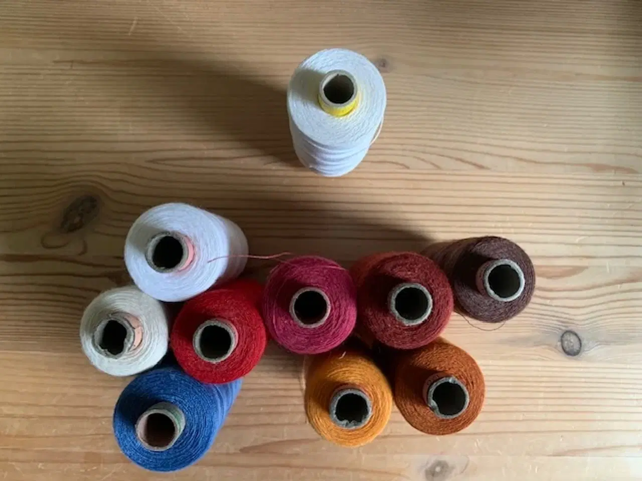 Billede 2 - Sytråd sælges - samlet pris 150 kr.