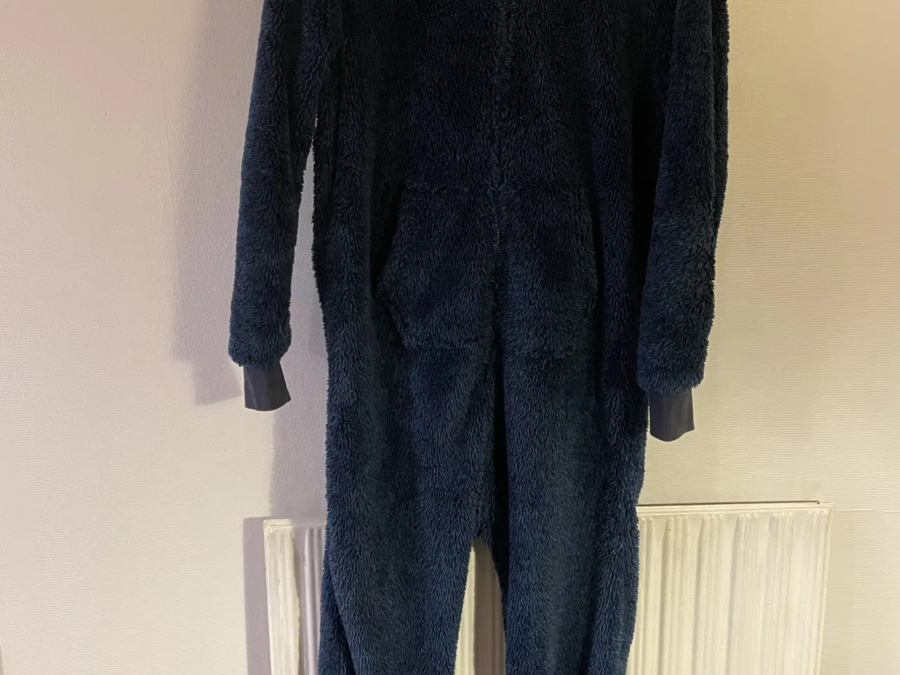 Billede 2 - Heldragt i plys 