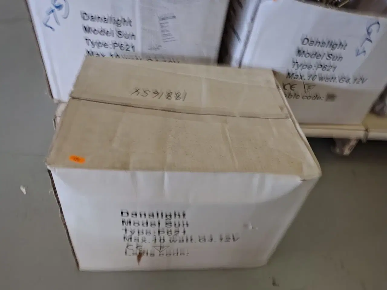 Billede 2 - To loftlamper samt reservedele