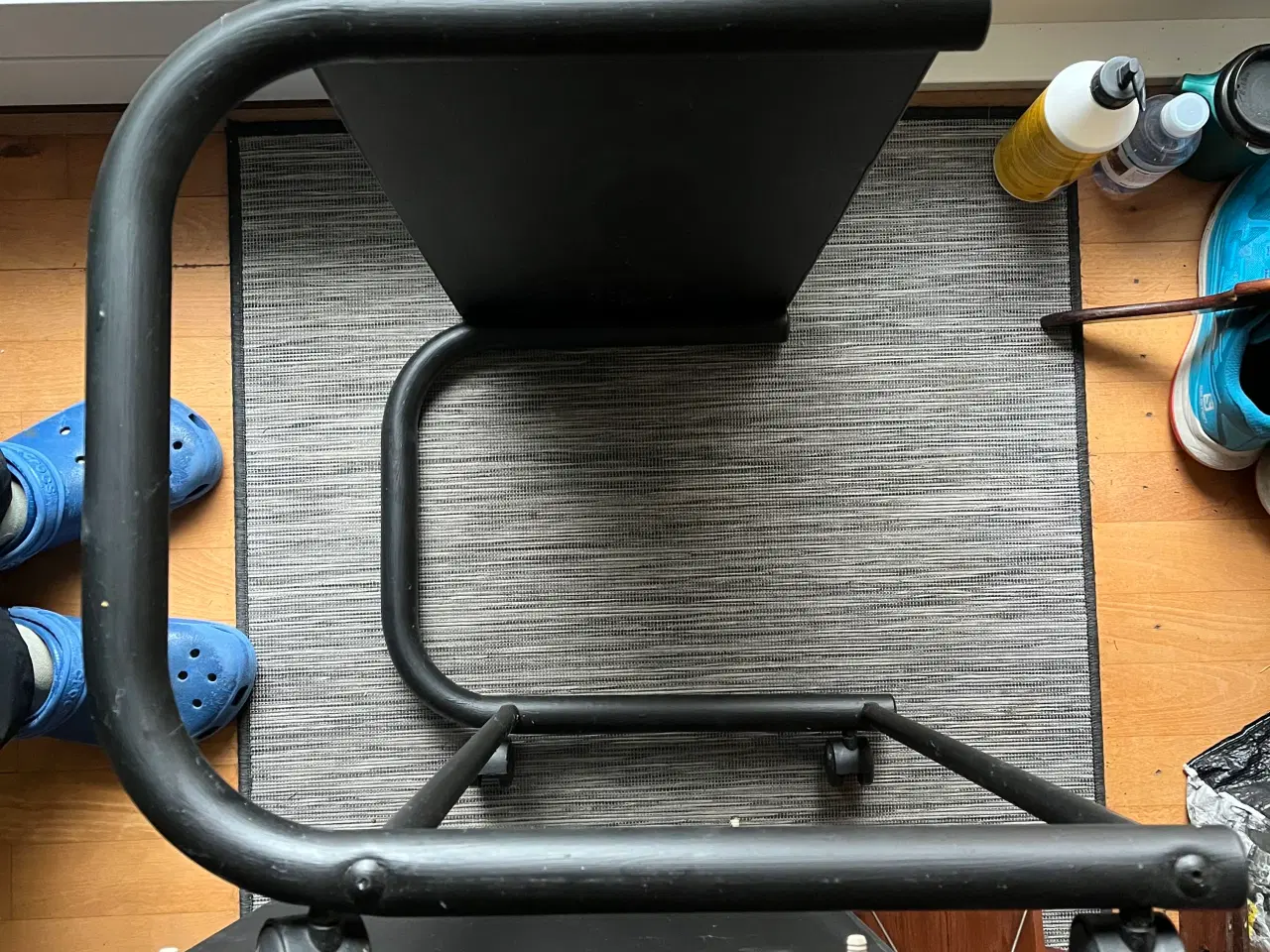 Billede 3 - Fjernsynsbord, sortmalet. Giv et bud.