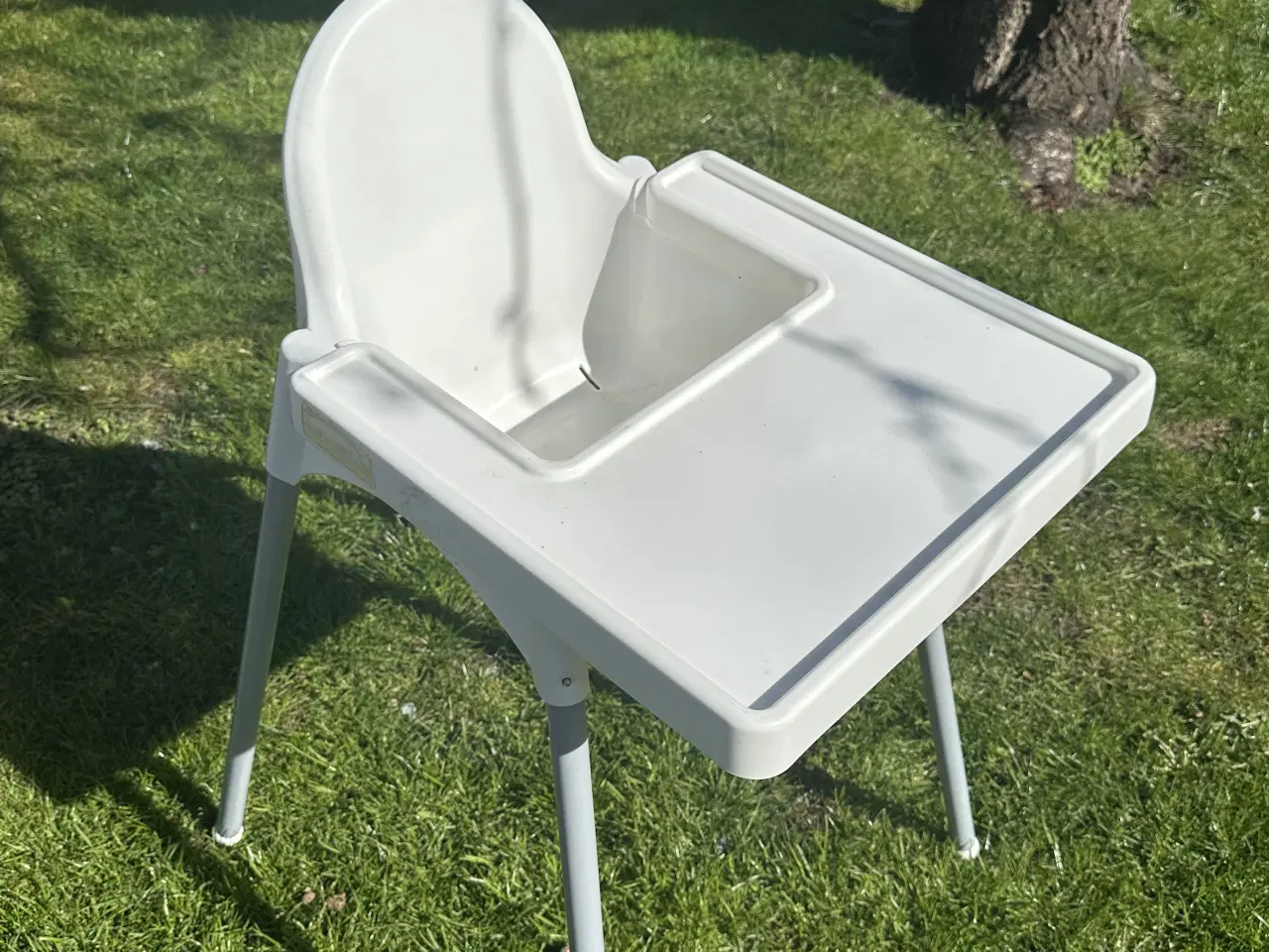 Billede 1 - barnestol plus moseskurv til at hænge op i krog