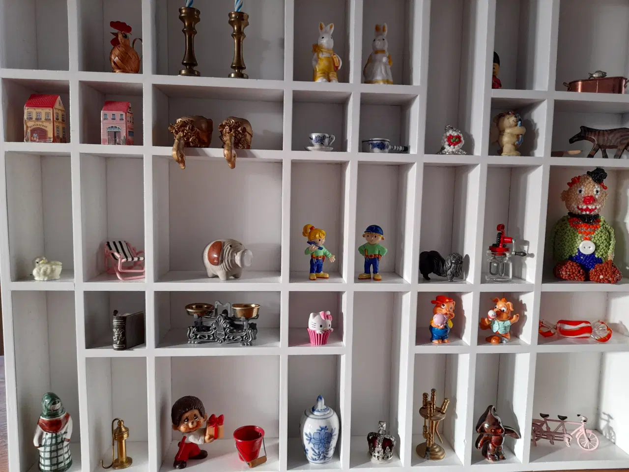 Billede 3 - Sættekasse med 49 nips ting.