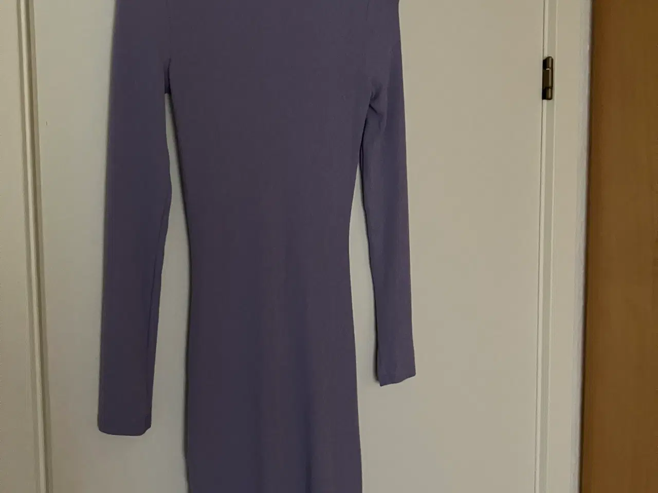 Billede 2 - H&M hverdagskjole til damer i størrelse XS. 