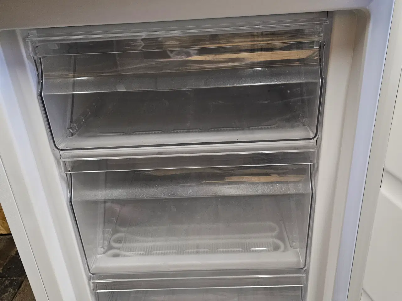 Billede 2 - fryseskab 300  l hvid 