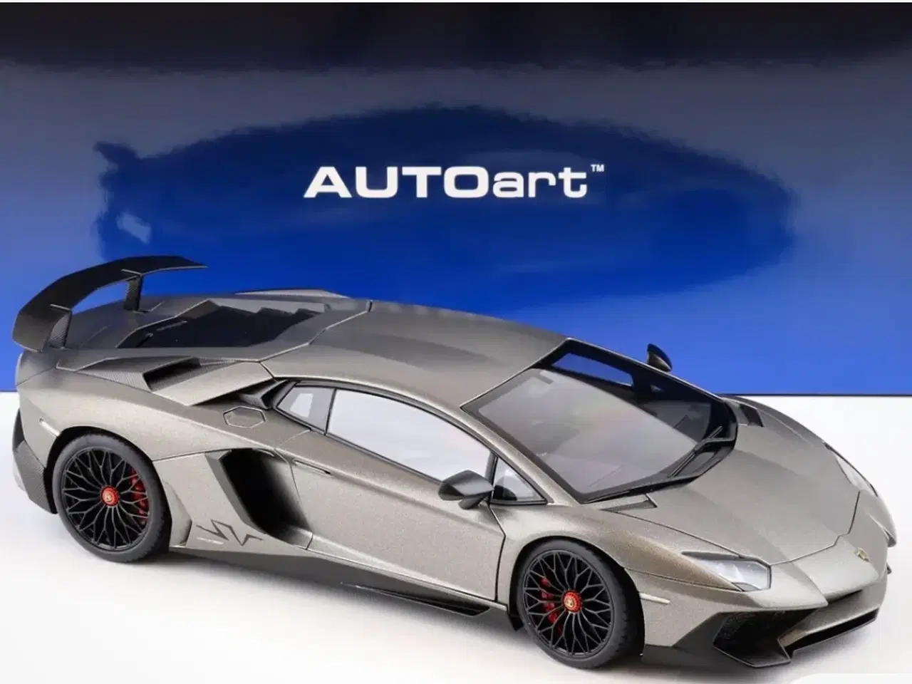 Billede 2 - 1:18 Lamborghini Avantador LP 750-4 SV