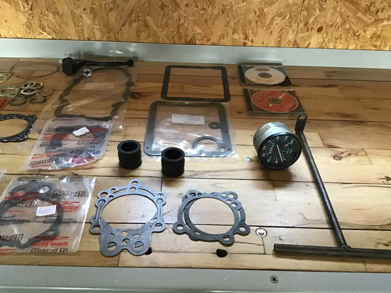 Billede 2 - Moto- Guzzi dele, 1 lot