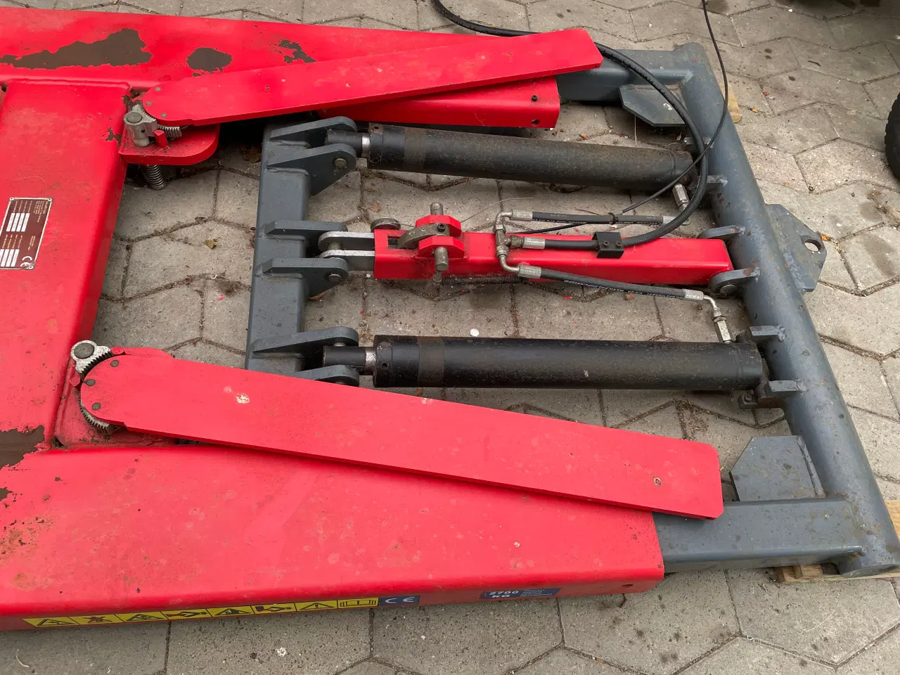 Billede 2 - Saxlift 2700 kg 