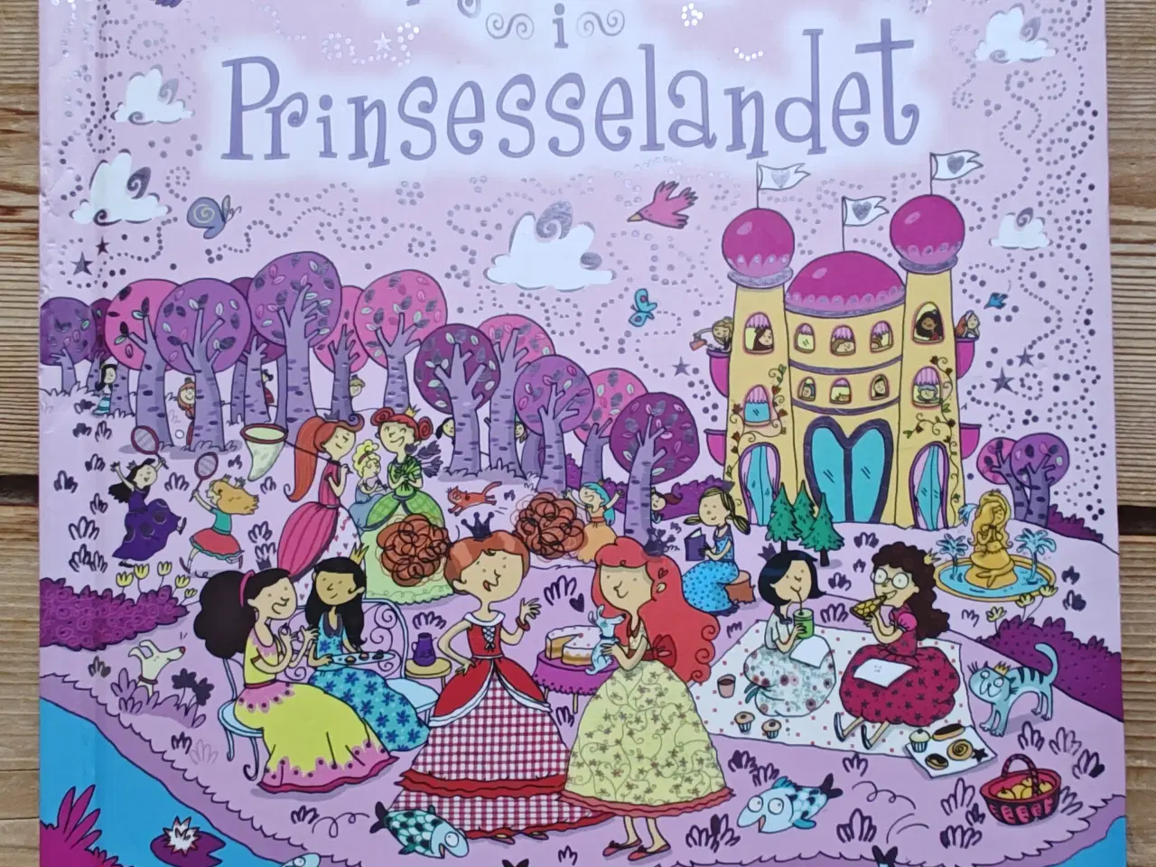 Billede 1 - Kik & Find i Princesselandet BOG Findebog