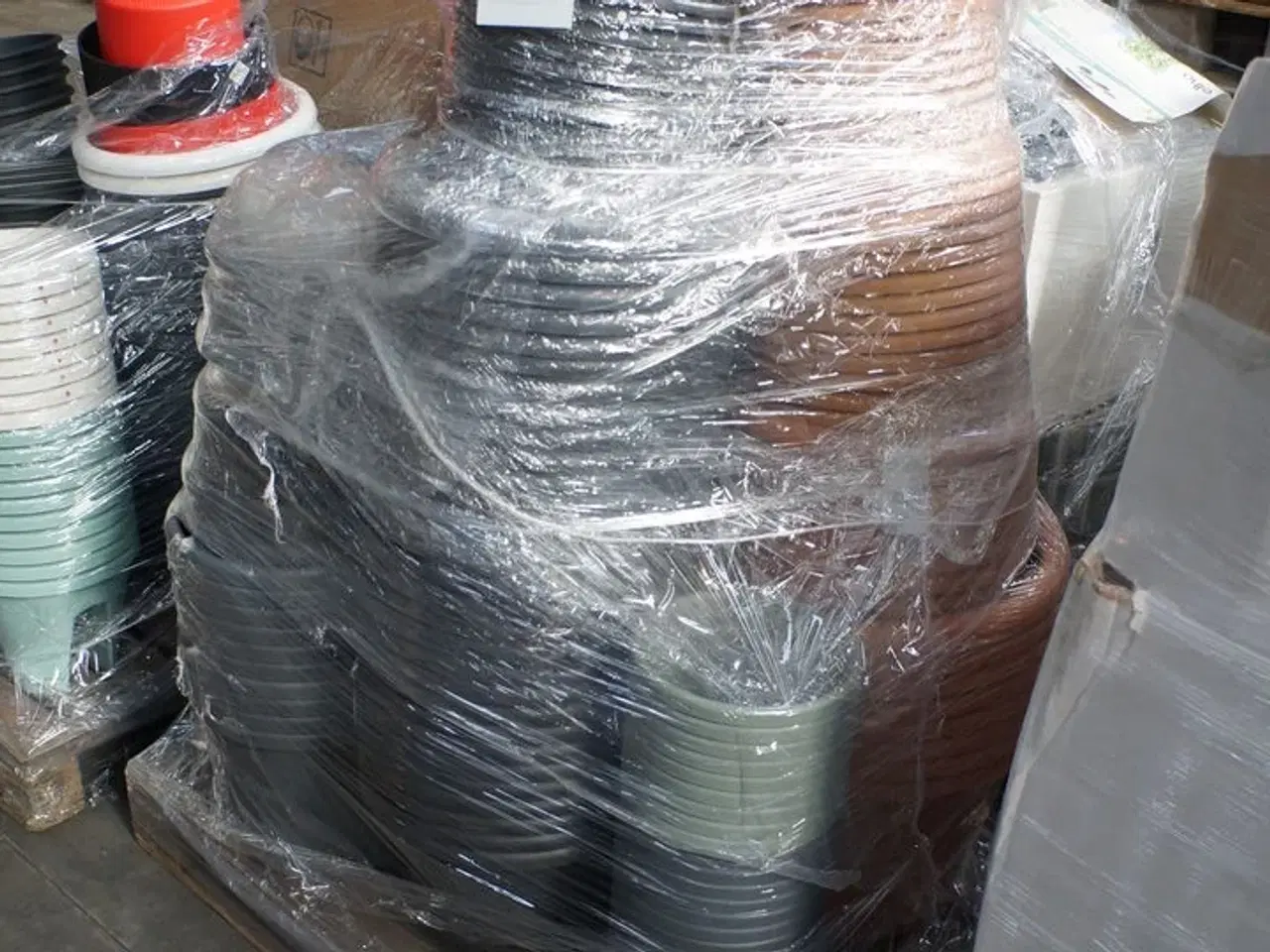 Billede 1 - Palle med diverse plasticpotter
