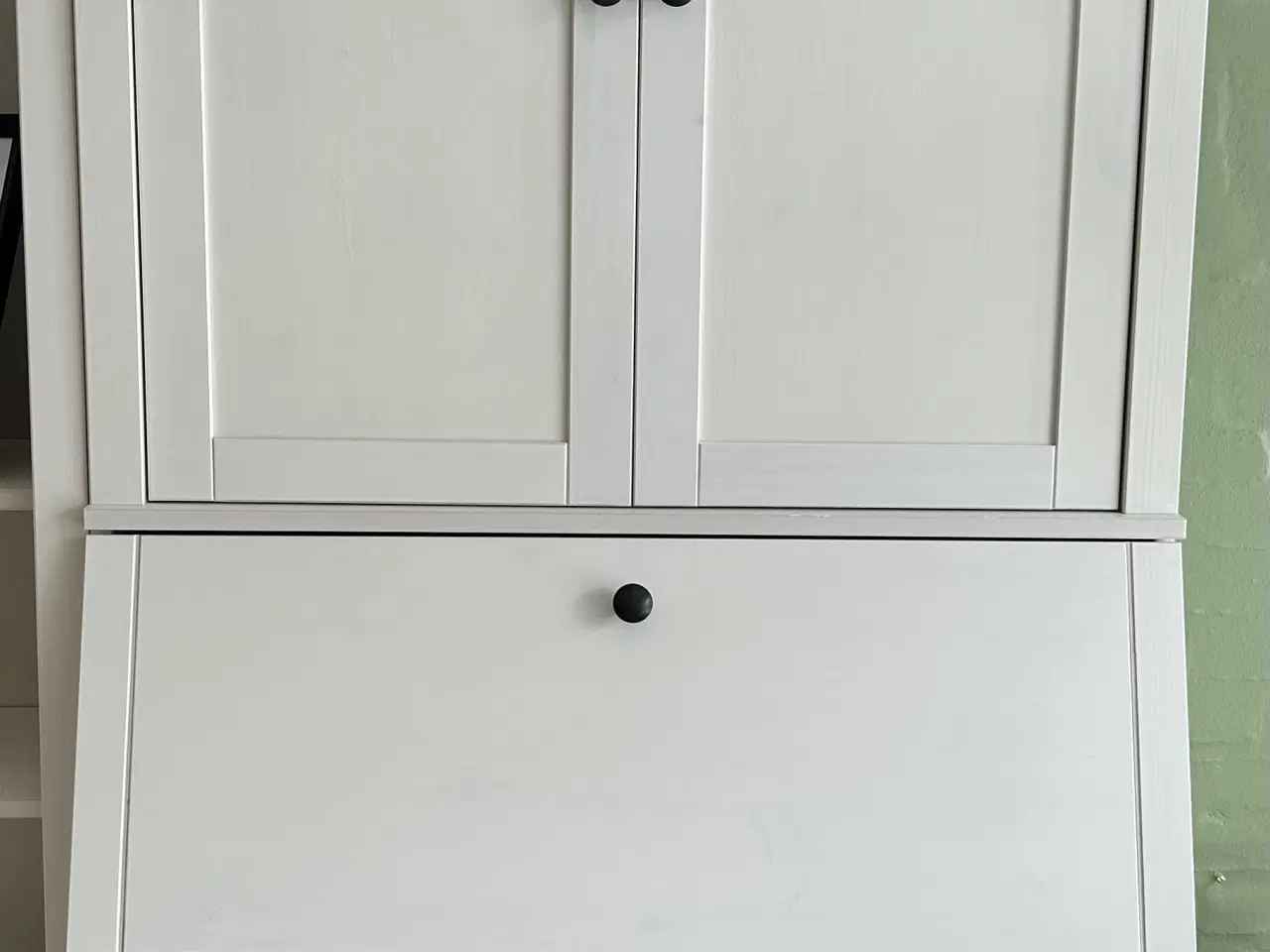 Billede 4 - Reol i hvidmalet træ