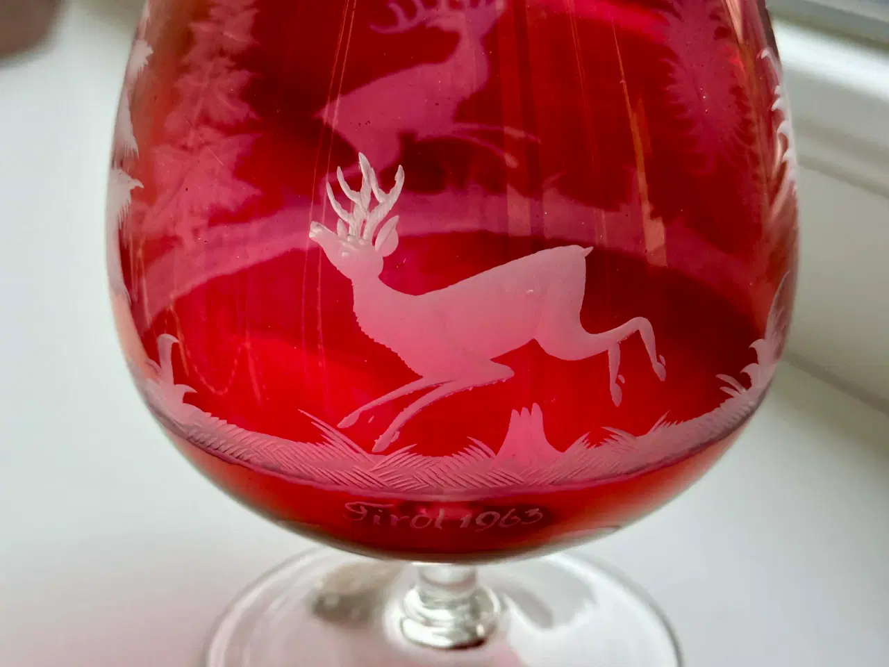 Billede 3 - Smukt vintage rød bøhmisk krystalglas fra 1963