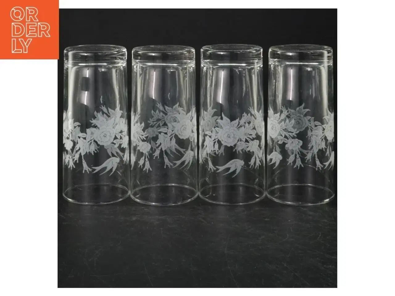 Billede 3 - Graverte glasvaser (str. Ø 7 cm. længde, 14,5. cm)