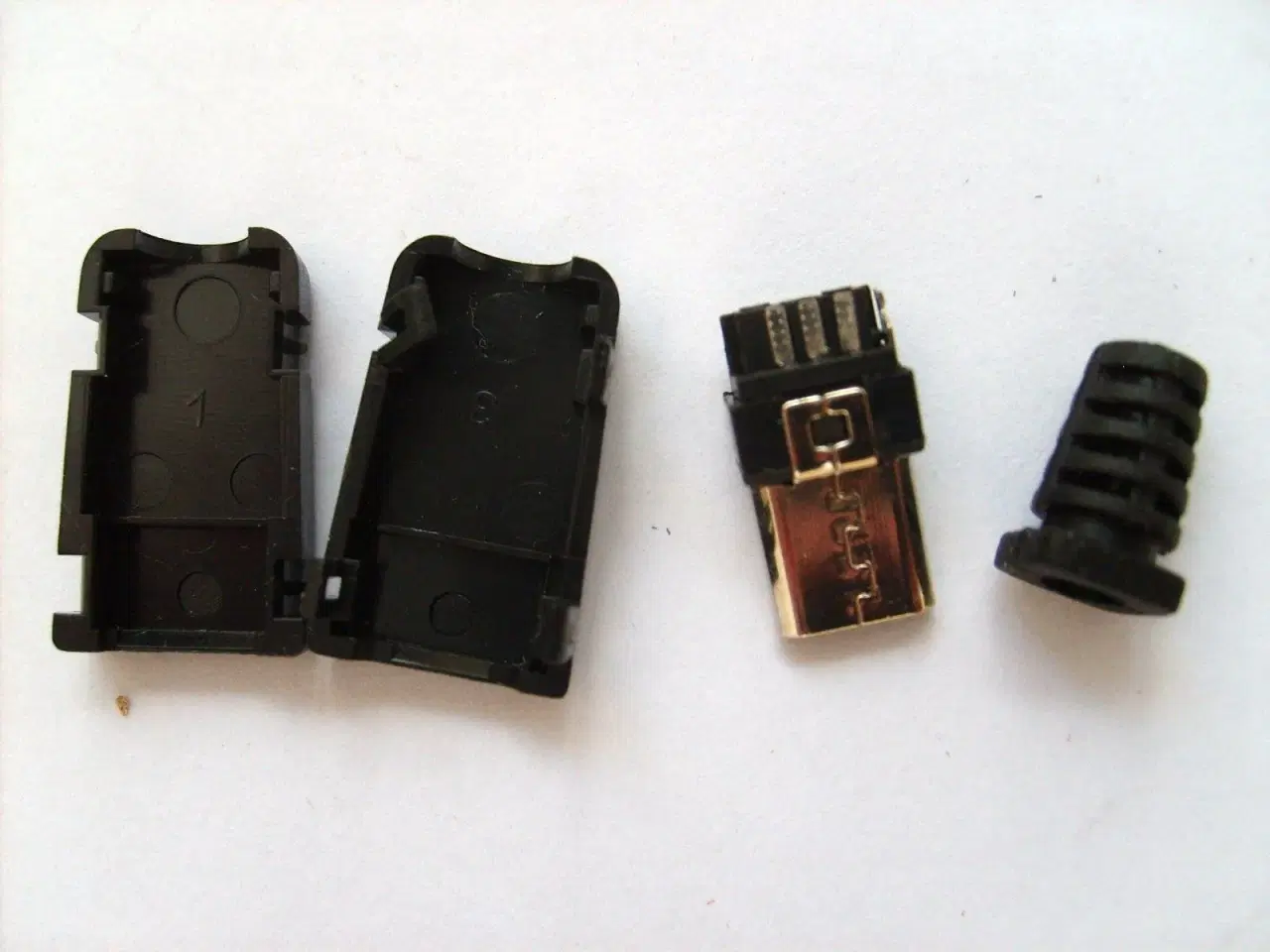 Billede 1 - Micro-USB han-stik type B med plastik hus og tylle