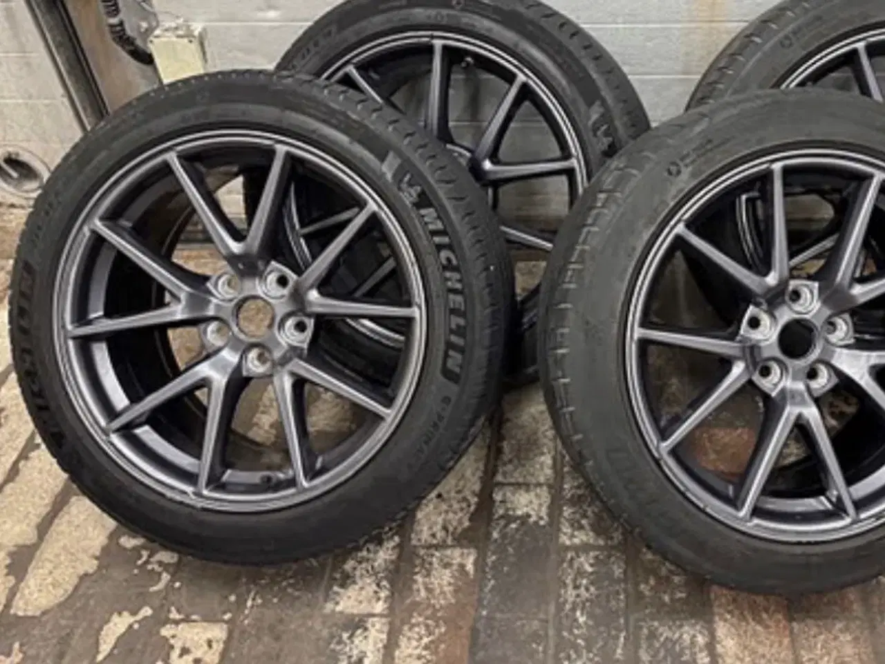Billede 2 - Alufælge m/ sommerdæk