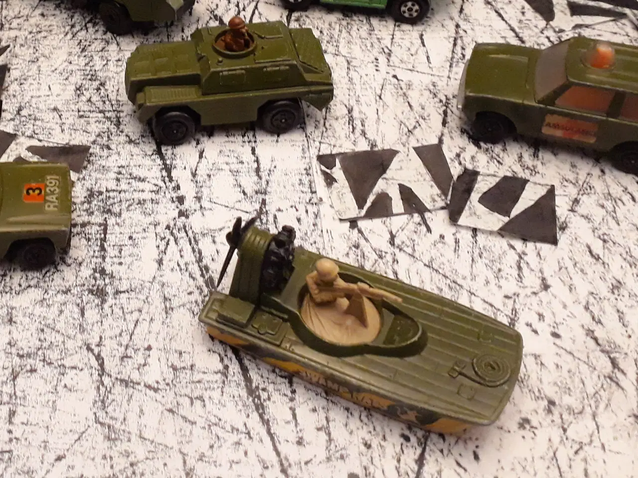 Billede 9 - 7 Matchbox Military Køretøjer