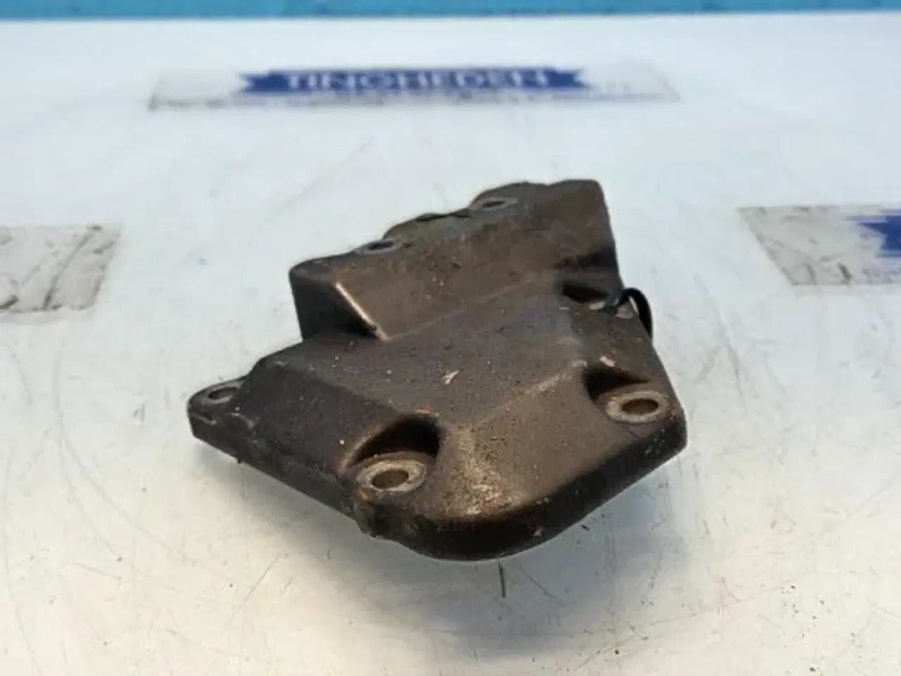 Billede 9 - John Deere  6068   Adapter Til Motoroliefilter   DZ122690