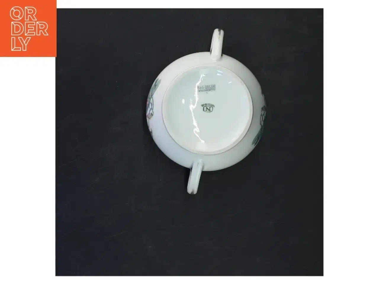 Billede 2 - Porcelænsskål med håndtag og blomstermotiv fra B & G Decor (str. 16x7x11 cm)