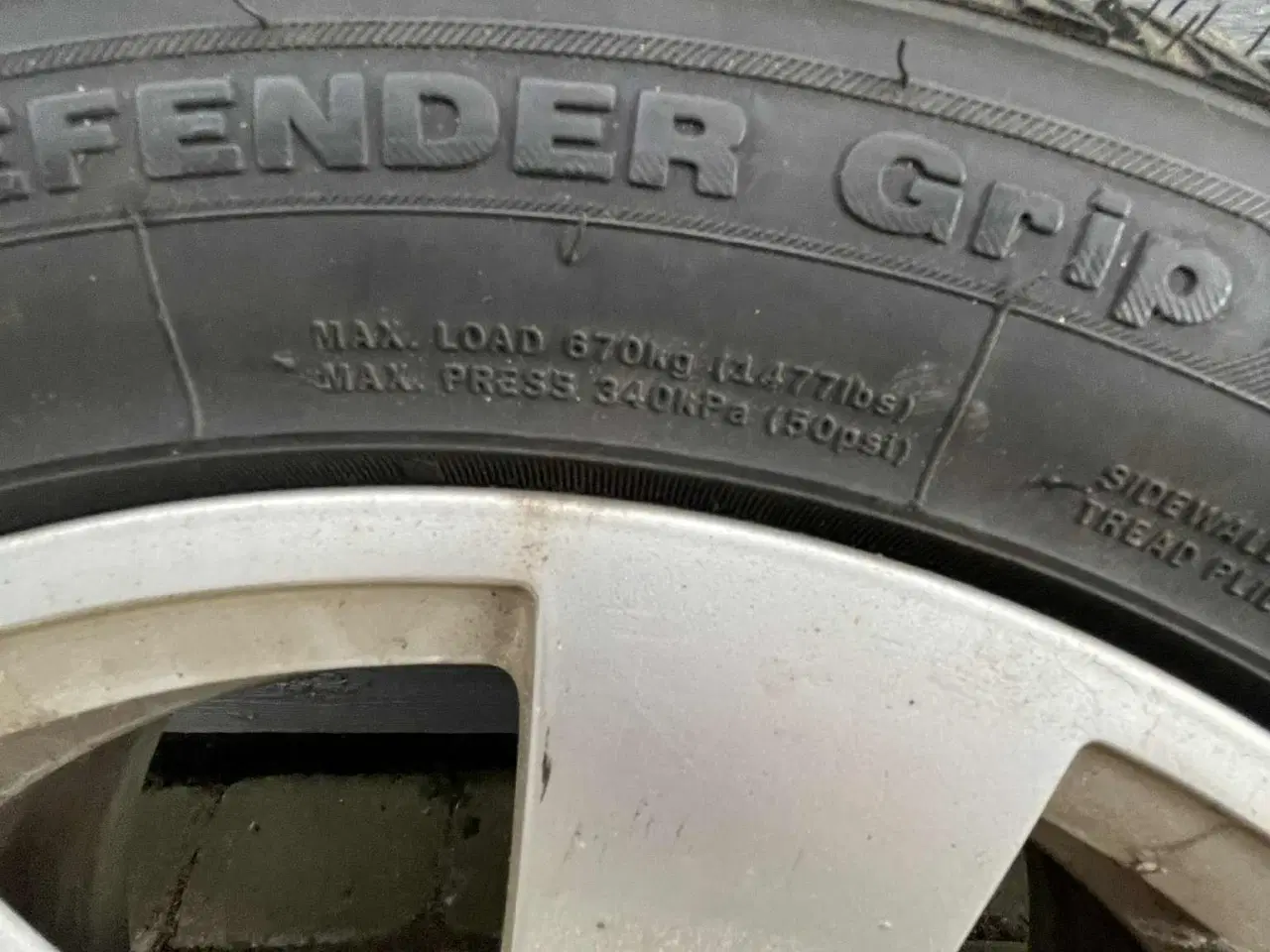 Billede 10 - Alufælge til Mercedes monteret med pigdæk