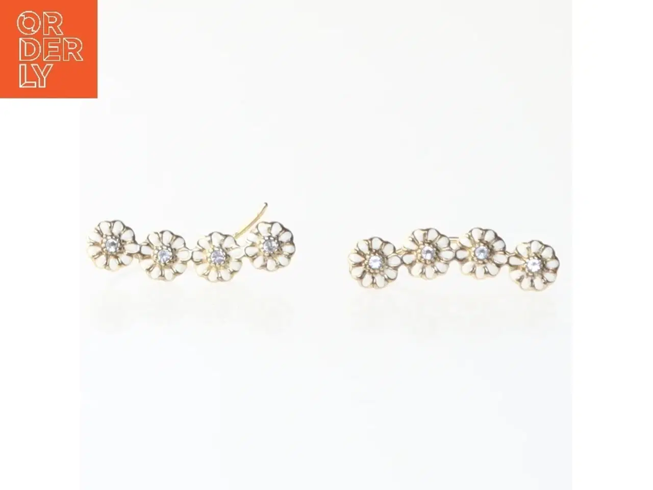 Billede 1 - Blomst-formet øreringe med sten fra Christina Jewelry & Watches (str. 2,5 cm)