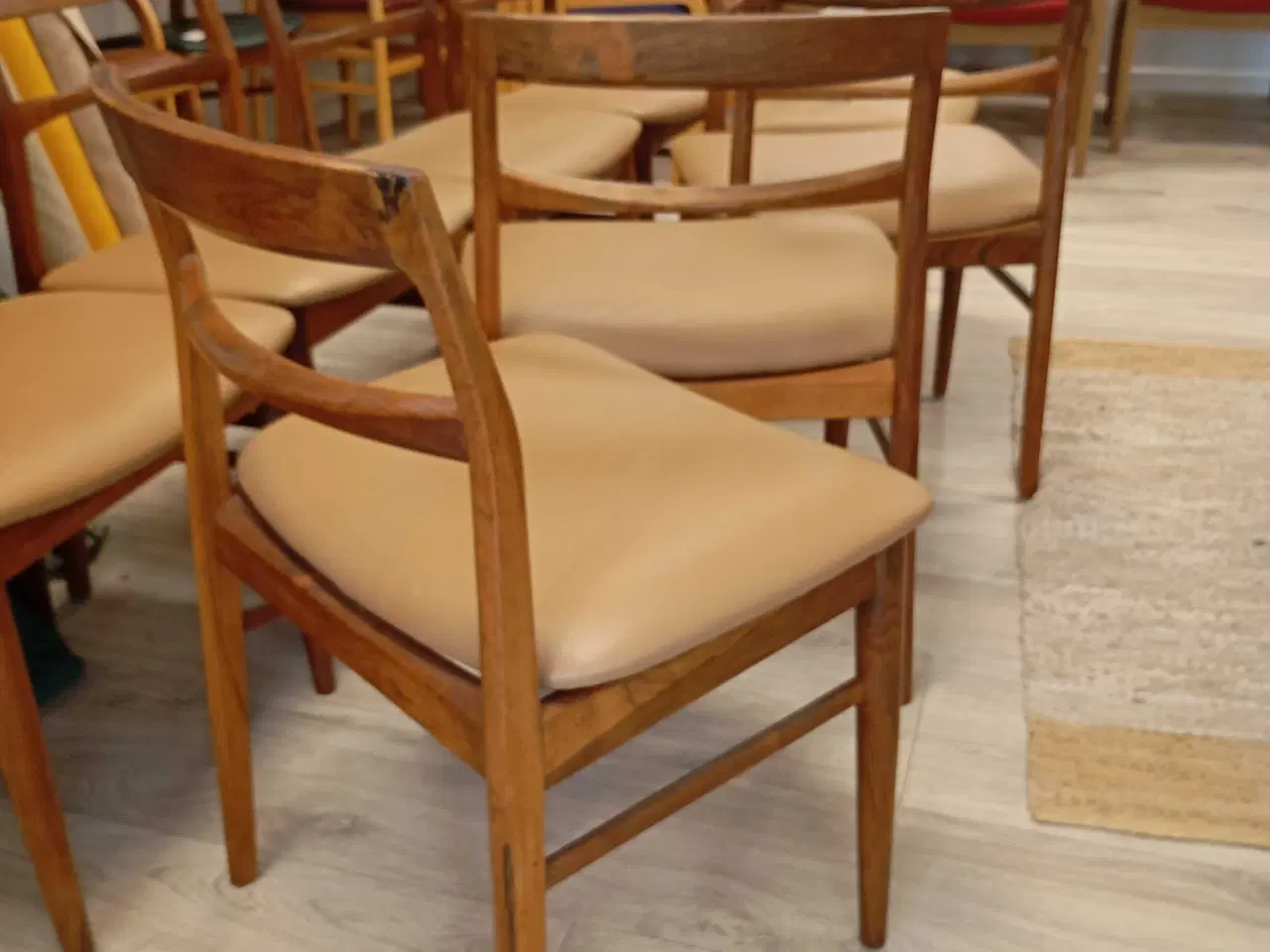 Billede 5 - Smukke palisander stole- af Henning Kjærnulf.