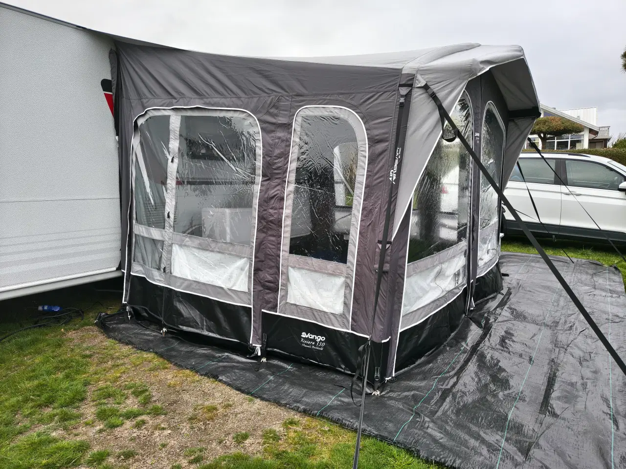 Billede 1 - Luftfortelt med lodrette sider